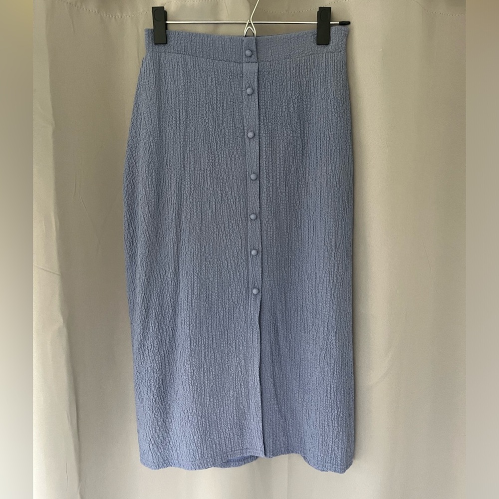 Lulus PeriwinkleTextured Button Front Midi Skirt - Small - Picture 4 of 11